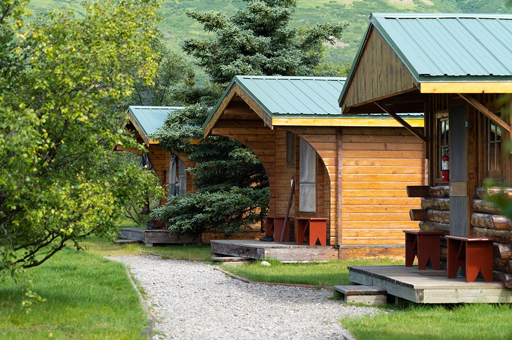 Kulik-Lodge-Guest-Cabins