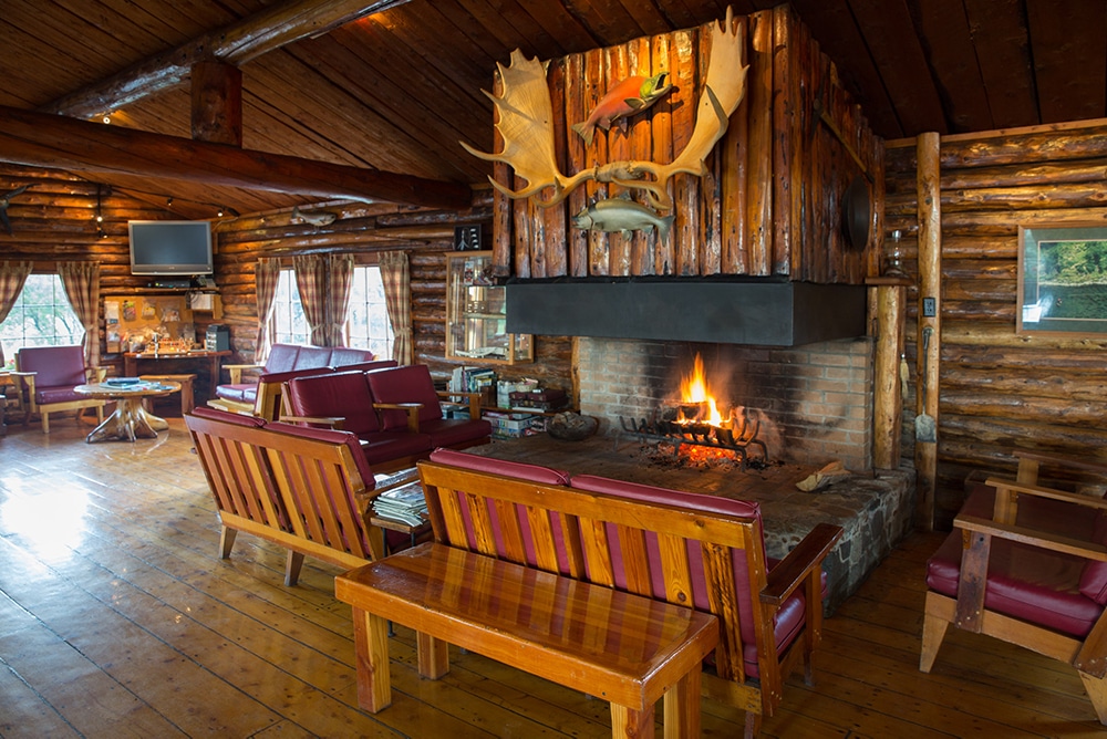 Kulik-Lodge-Lounge-Area-and-Fireplace