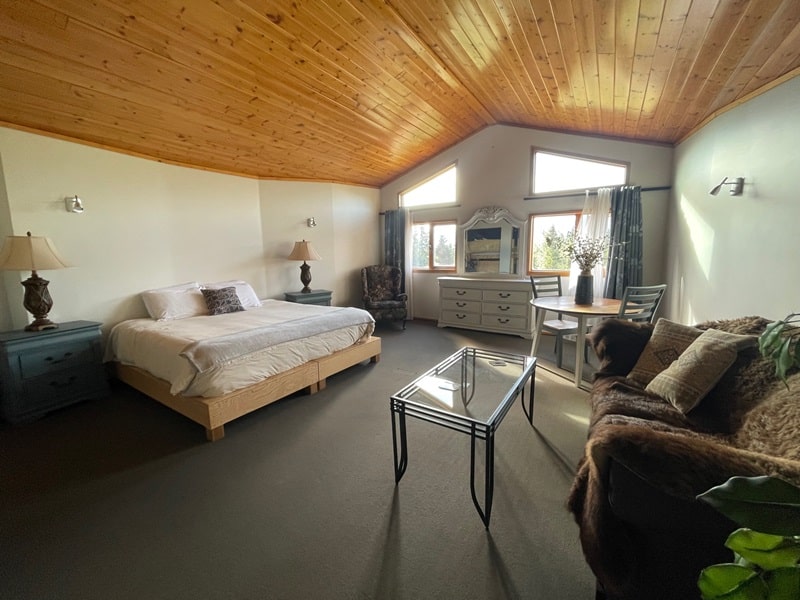 Mount Logan Lodge , the Logan Suite